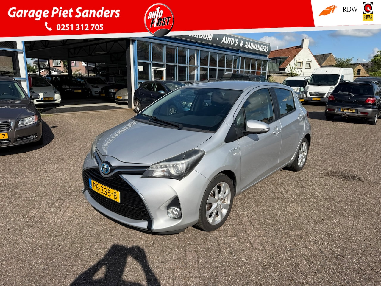 Toyota Yaris - 1.5 Hybrid Dynamic I Camera I Cruise I Stoelverw. I LM Velgen I - AutoWereld.nl