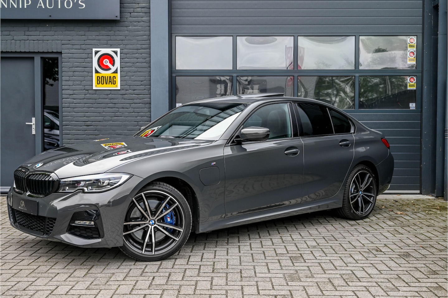 BMW 3-serie - 330e Pano, Camera, Apple Carplay - AutoWereld.nl