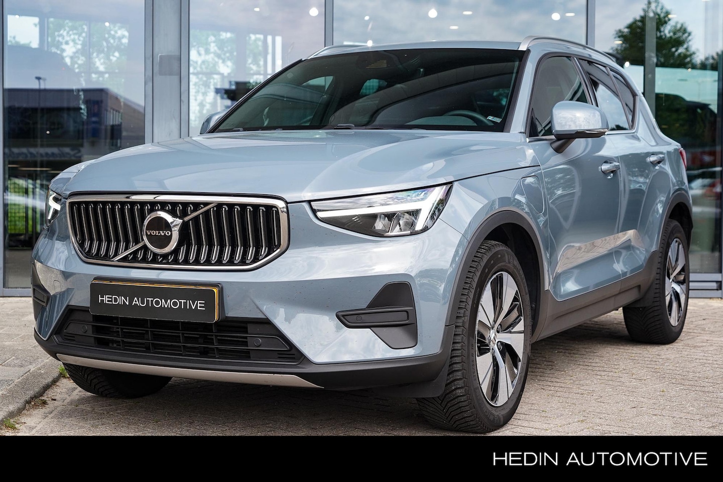 Volvo XC40 - 1.5 T4 Plug-in hybrid Plus Bright | Elek. Stoelen + Geheugen | Adaptieve Cruise + Pilot As - AutoWereld.nl