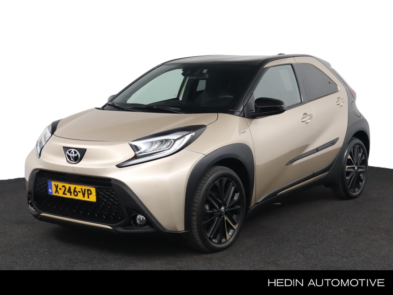 Toyota Aygo X - 1.0 VVT-i MT Premium | Navigatie | Stoelverwarming | Camera | Climate control | Adapt. Cru - AutoWereld.nl