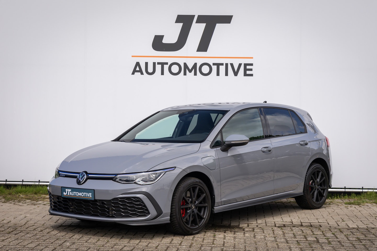 Volkswagen Golf - 1.4 eHybrid GTE IQ Light | Stoelverwarming | Camera | PDC | Adaptive cruise | Stuurverwarm - AutoWereld.nl