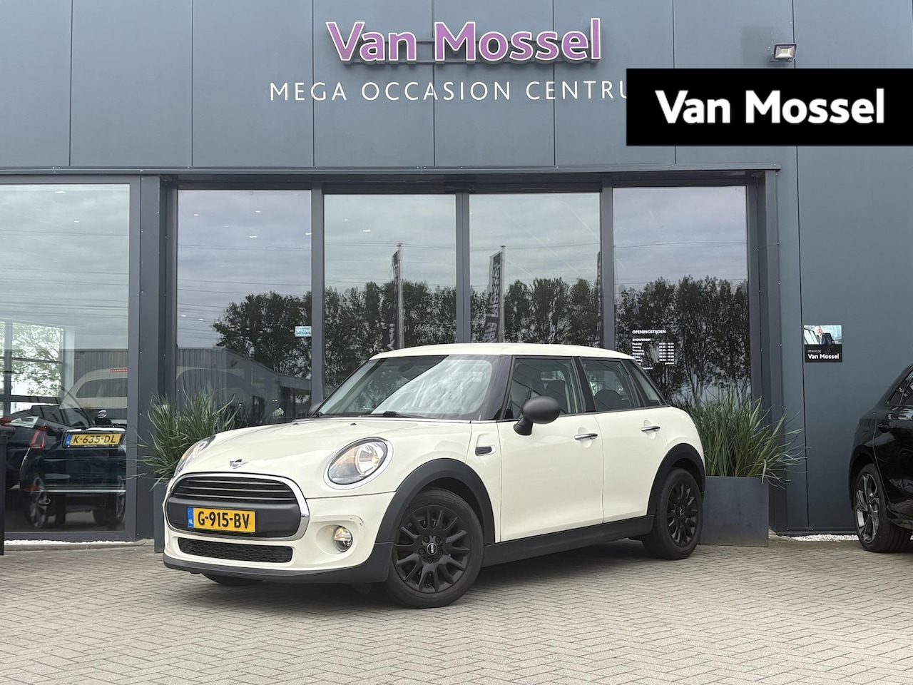MINI 5-Deurs - 1.5 One Business Edition | Airco | Lichtmetalen Velgen | Parkeersensoren | Keyless | - AutoWereld.nl
