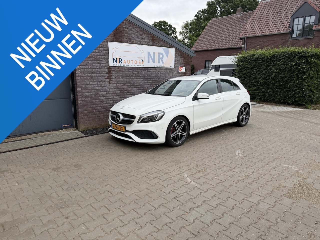 Mercedes-Benz A-klasse - 180 AMG Night Edition Plus Lage km stand!! Nieuwstaat! - AutoWereld.nl