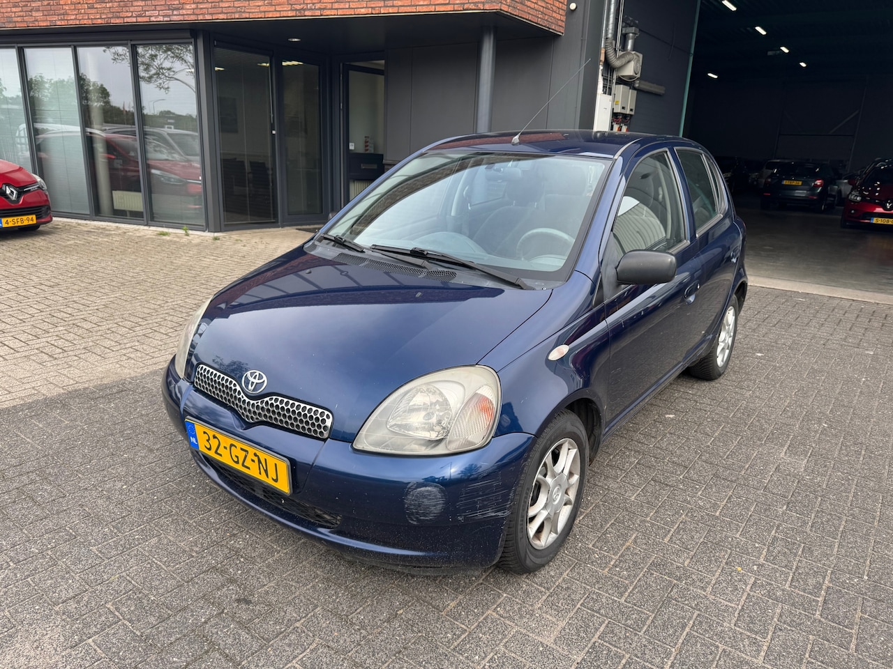 Toyota Yaris - 1.3-16V VVT-i Sol 5DRS AUTOMAAT AIRCO LMV APK 2027 - AutoWereld.nl