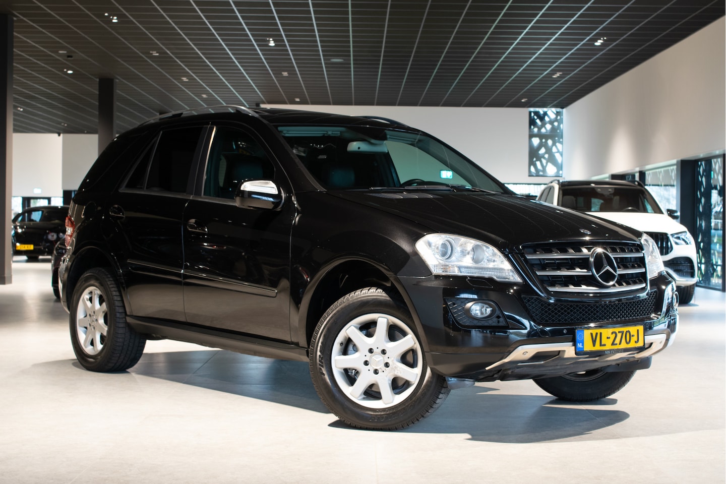 Mercedes-Benz M-klasse - 320 Cdi Grijs kenteken Facelift|Trekhaak|Schuifdak|Leder|Comand|Xenon|volledige historie - AutoWereld.nl