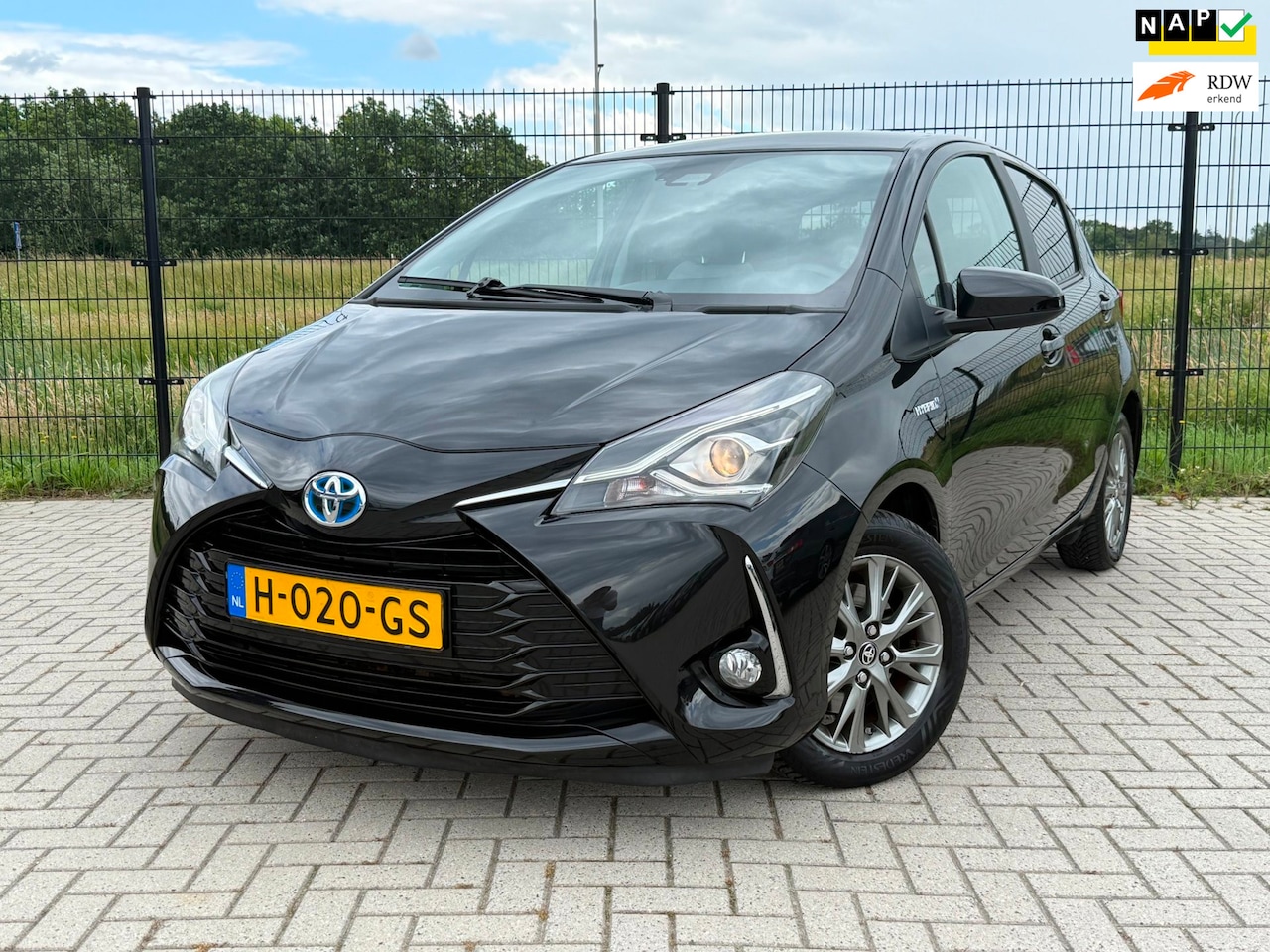 Toyota Yaris - 1.5 Hybrid Dynamic | Camera | Bluetooth | Cruise Control | - AutoWereld.nl