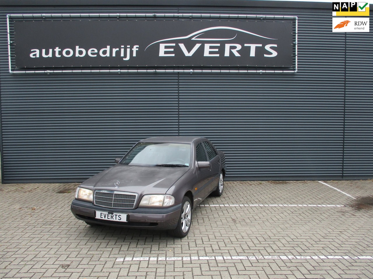 Mercedes-Benz C-klasse - 180 Elegance 155173 km Nederlandse auto opknapper maar zeker geen slechte - AutoWereld.nl