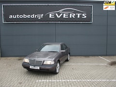 Mercedes-Benz C-klasse - 180 Elegance 155173 km Nederlandse auto opknapper maar zeker geen slechte