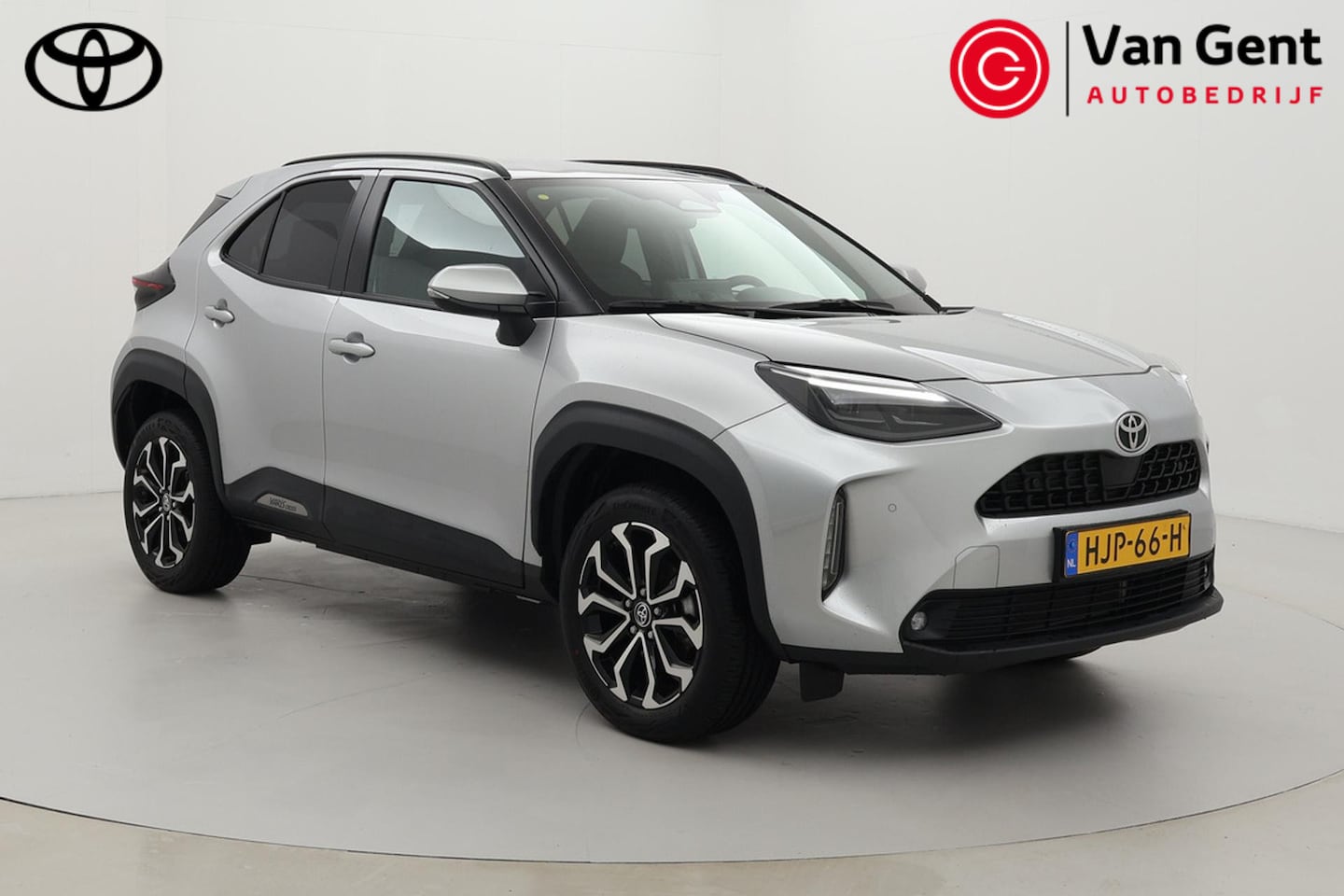 Toyota Yaris Cross - 1.5 Hybrid 115 First Edition | Dodehoek detectie | Stoel-/stuurverwarming | Verwarmbare vo - AutoWereld.nl