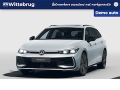 Volkswagen Passat Variant - 1.5 eTSI 150PK DSG R-Line Edition / Resterende Fabrieksgarantie tot 22-01 2029 / Black Sty