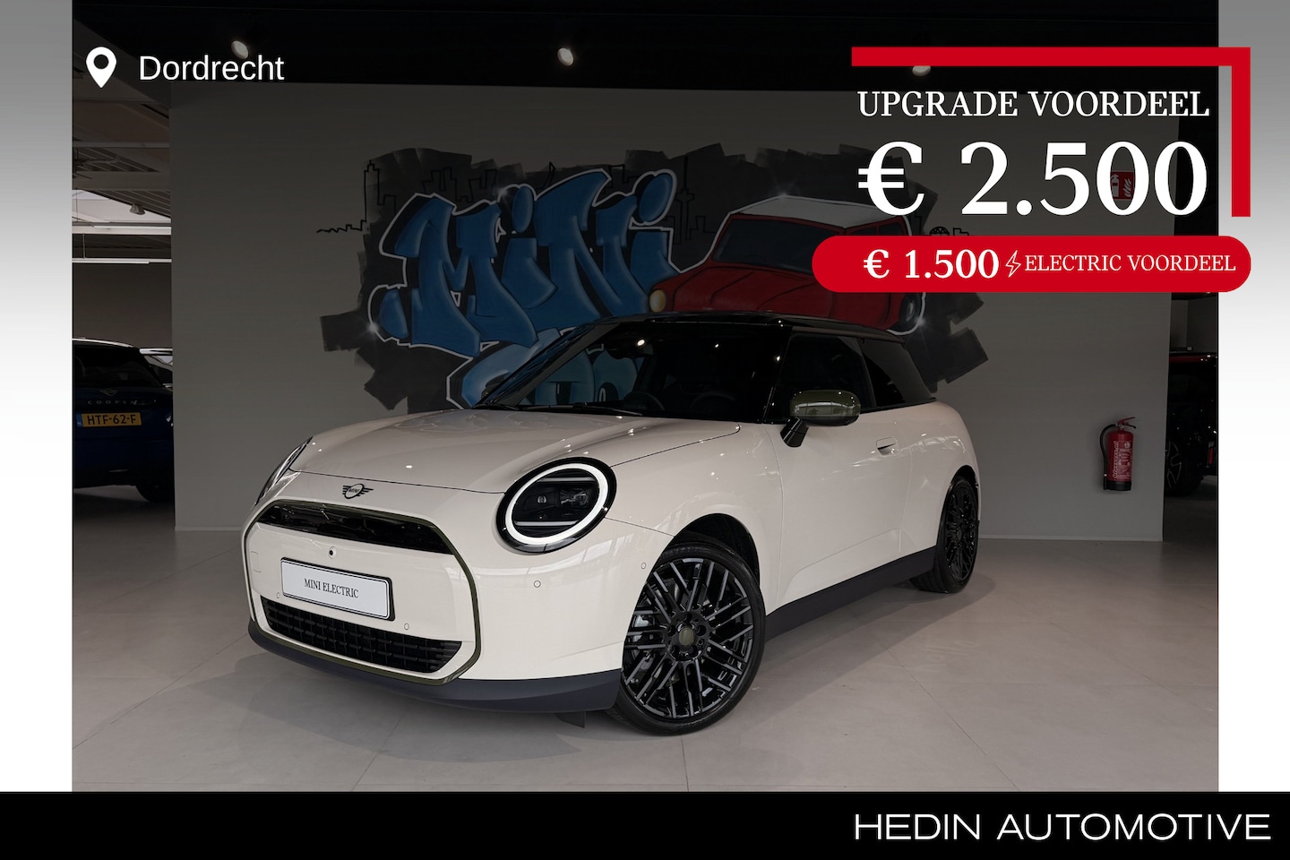 MINI Electric - Cooper SE Paul Smith Ed. 54.2 kWh Pakket L | Panoramadak | 360 Camera | Stuur/stoelverwarm - AutoWereld.nl