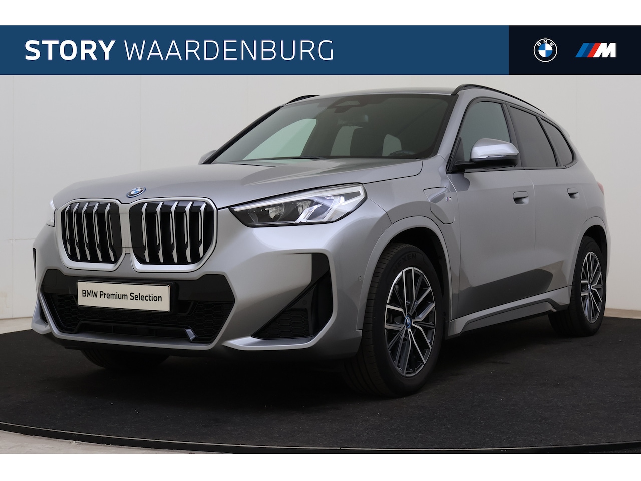 BMW X1 - xDrive25e M Sport Automaat / Trekhaak / Sportstoelen / Achteruitrijcamera / M Adaptief ond - AutoWereld.nl