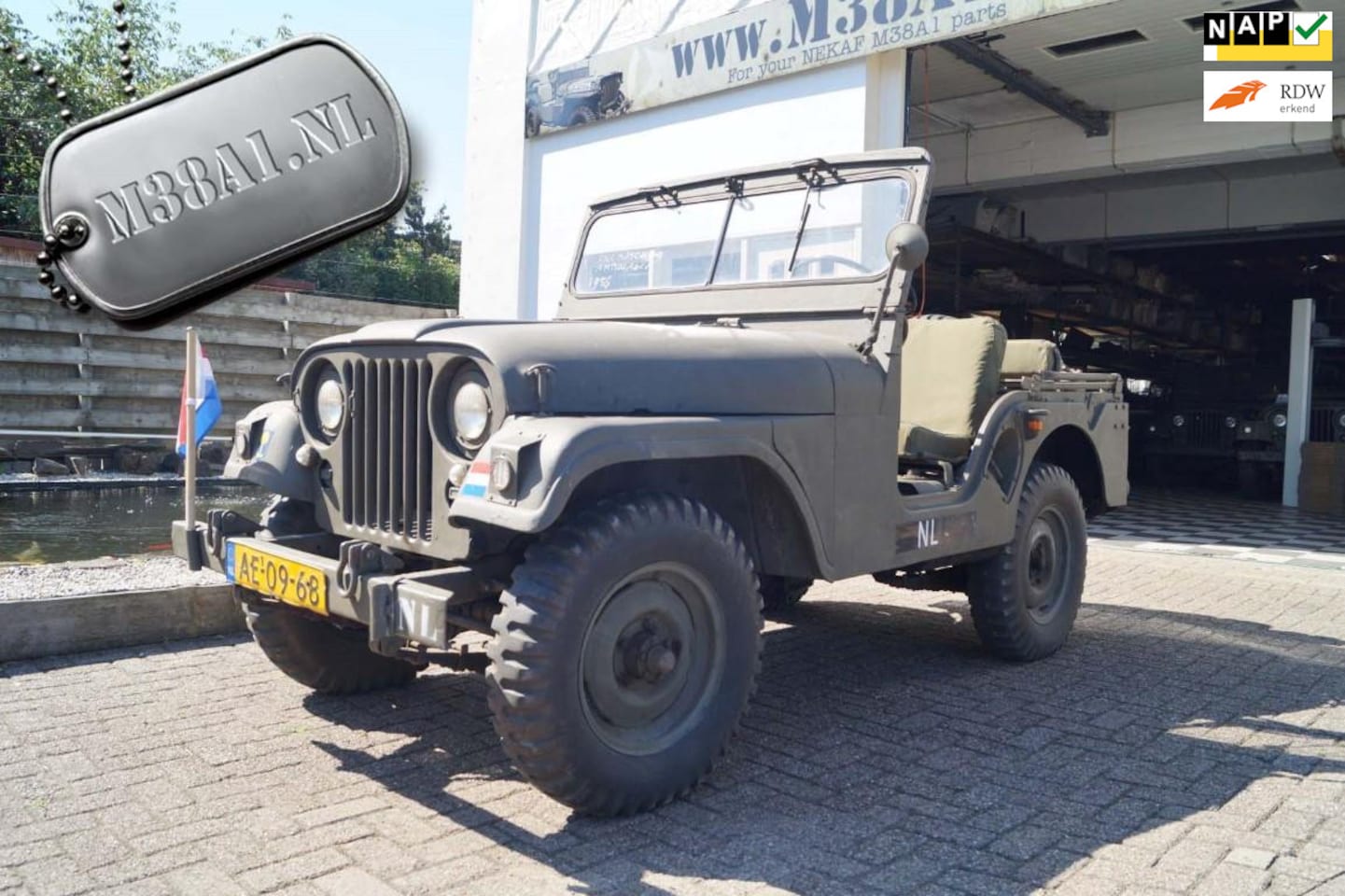 Willys Jeep - Nekaf full matching ambulance 1956 - AutoWereld.nl