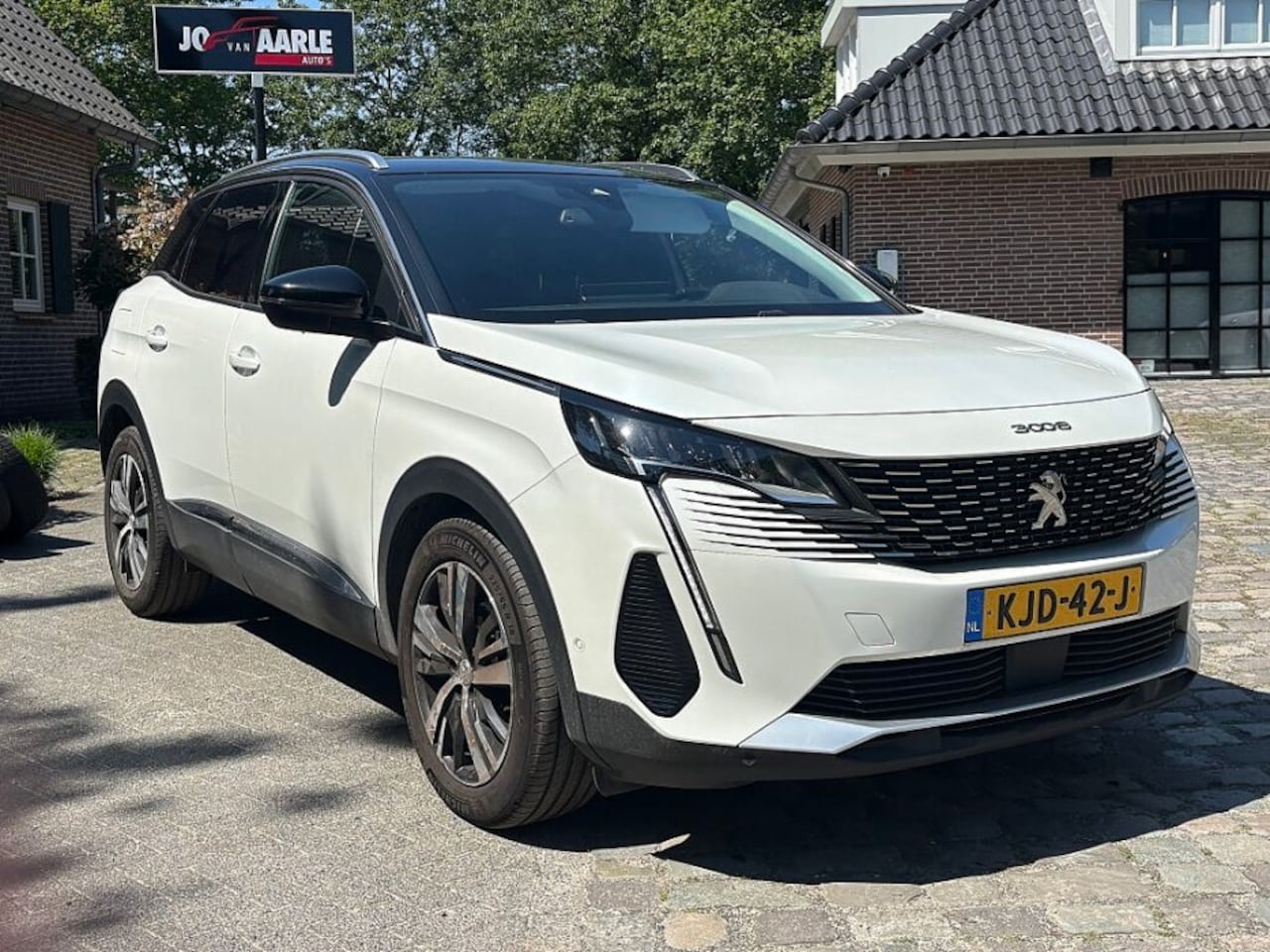 Peugeot 3008 - 1.2 130pk S&S Allure | Navigatie | Cruise & Climate Control | Camera achter | Parkeersenso - AutoWereld.nl