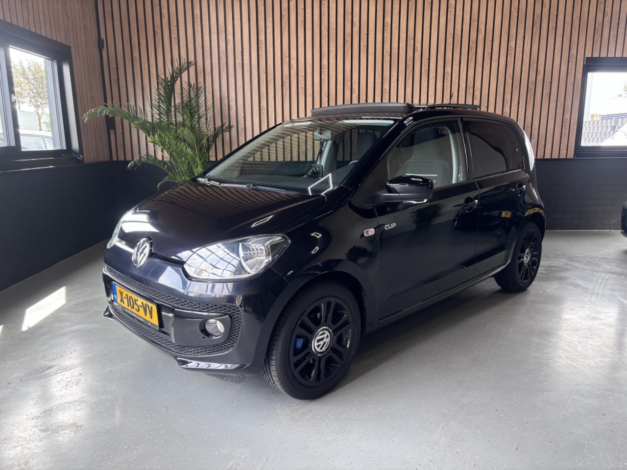 Volkswagen Up! - 1.0 high up OPENDAK! CUP UITVOERING! STOELVERWARMING - AutoWereld.nl
