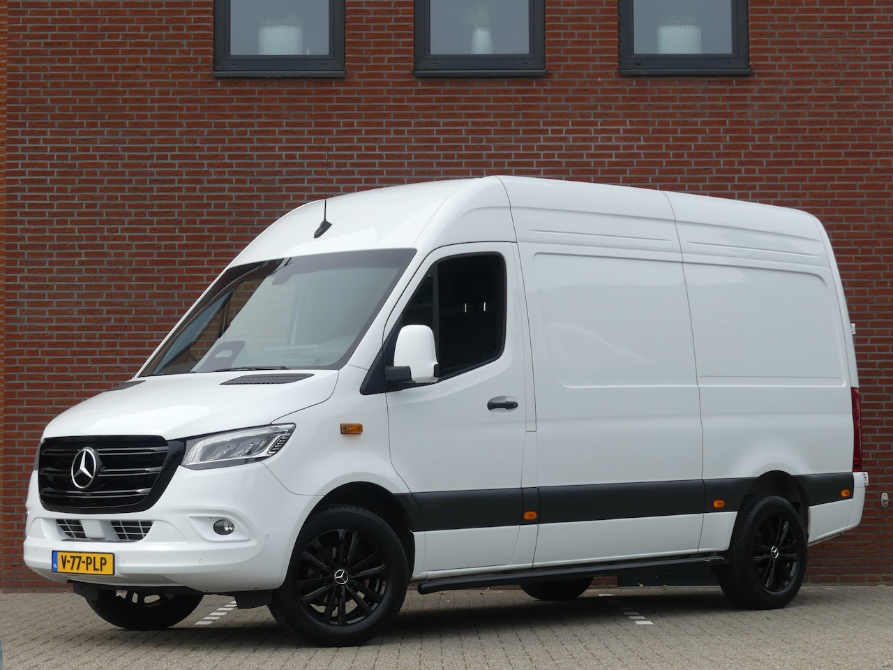 Mercedes-Benz Sprinter - 317 CDI L2H2 Led/Camera/Navigatie/PDC - AutoWereld.nl