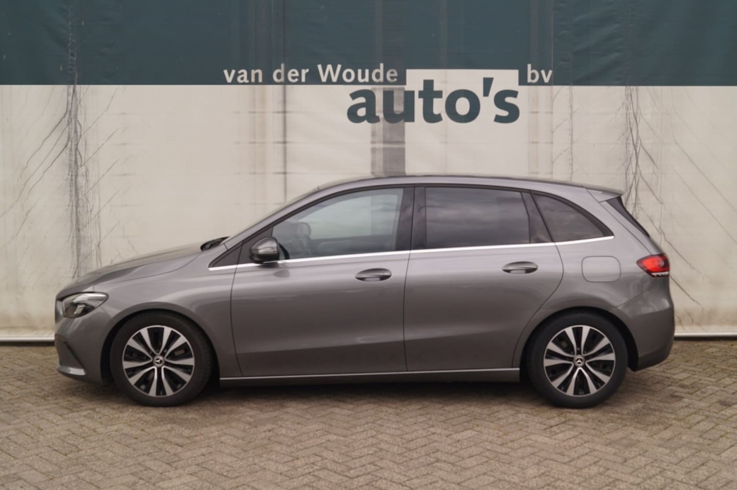 Mercedes-Benz B-klasse - 250 225pk Automaat Advantage -LED-NAVI-ECC-CAM- - AutoWereld.nl