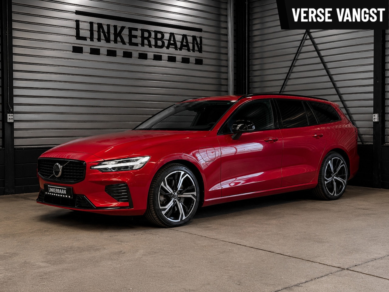 Volvo V60 - 2.0 T8 Long Range Hybrid AWD Plus Dark | SOH 97,5% | Panodak | H&K | Pilot Assist | 19 inc - AutoWereld.nl
