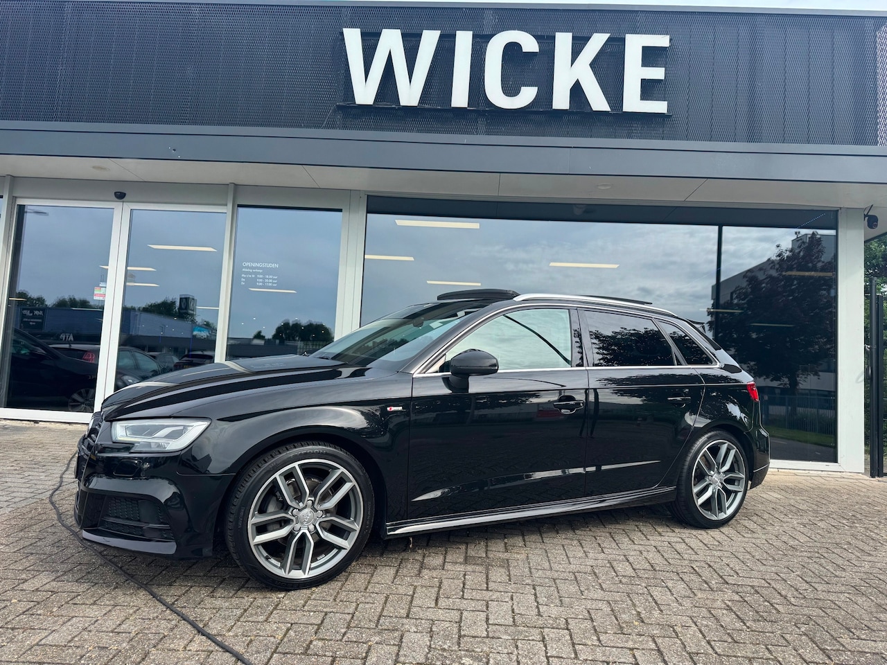 Audi A3 Sportback - 35 TFSI Design S Tronic Panorama Leder Led - AutoWereld.nl