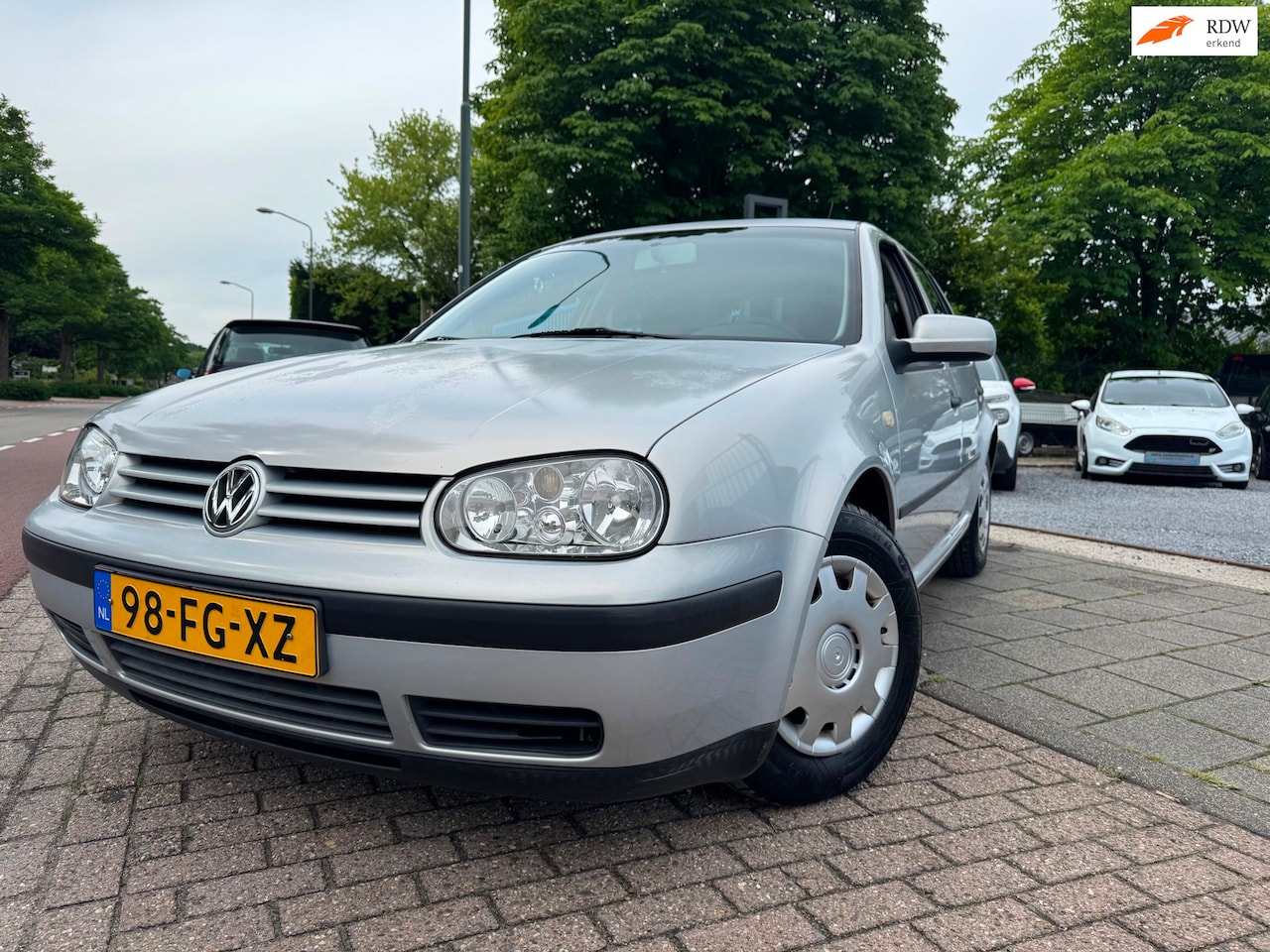 Volkswagen Golf - 1.4-16V Trendline Airco 5-Drs Apk 06-2027 - AutoWereld.nl