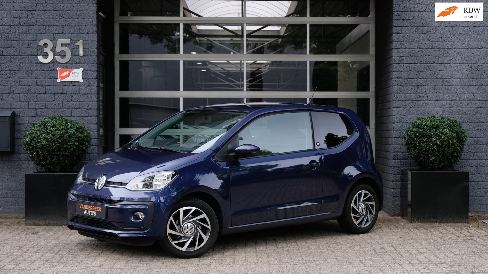 Volkswagen Up! - 1.0 BMT take up! Facelift! |Bluetooth|Parkeersensoren - AutoWereld.nl