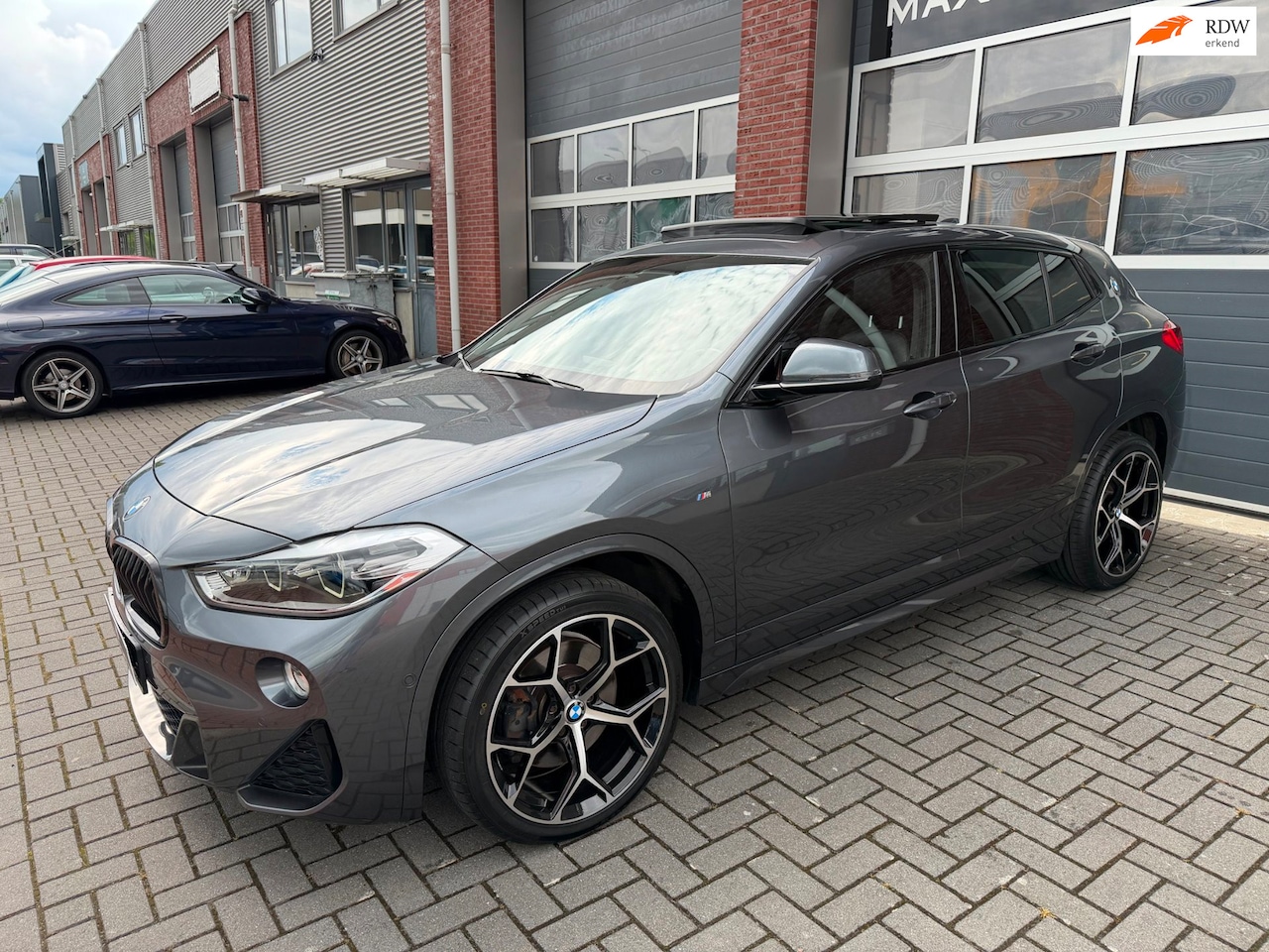 BMW X2 - SDrive20i M-Sport LED Pano Leder Camera Head-up H/K - AutoWereld.nl