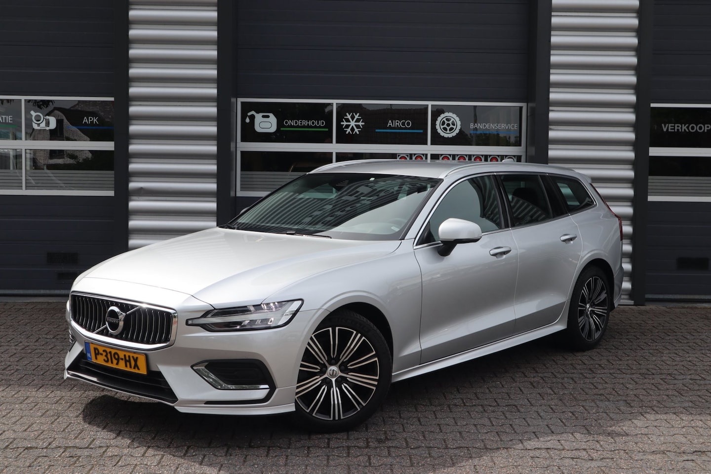 Volvo V60 - 2.0 B4 Core Hybride Automaat - AutoWereld.nl
