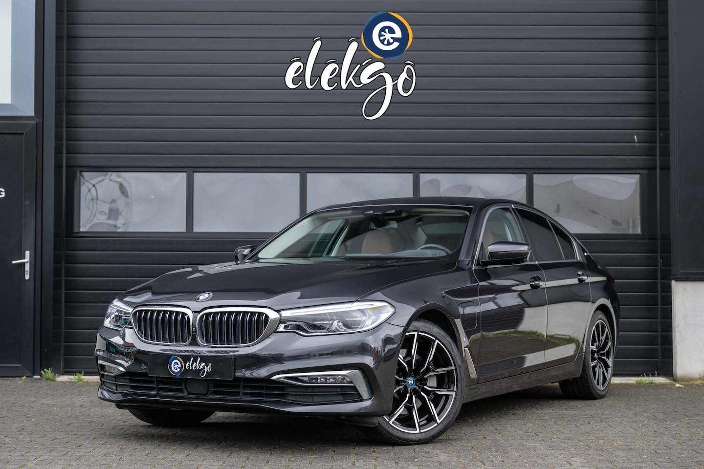 BMW 5-serie - 530e iPerformance High Executive|252PK|HuD|360 camera|BTW - AutoWereld.nl