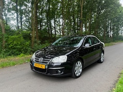 Volkswagen Jetta - 1.6 FSI Sportline, Nwe APK Airco 6-bak