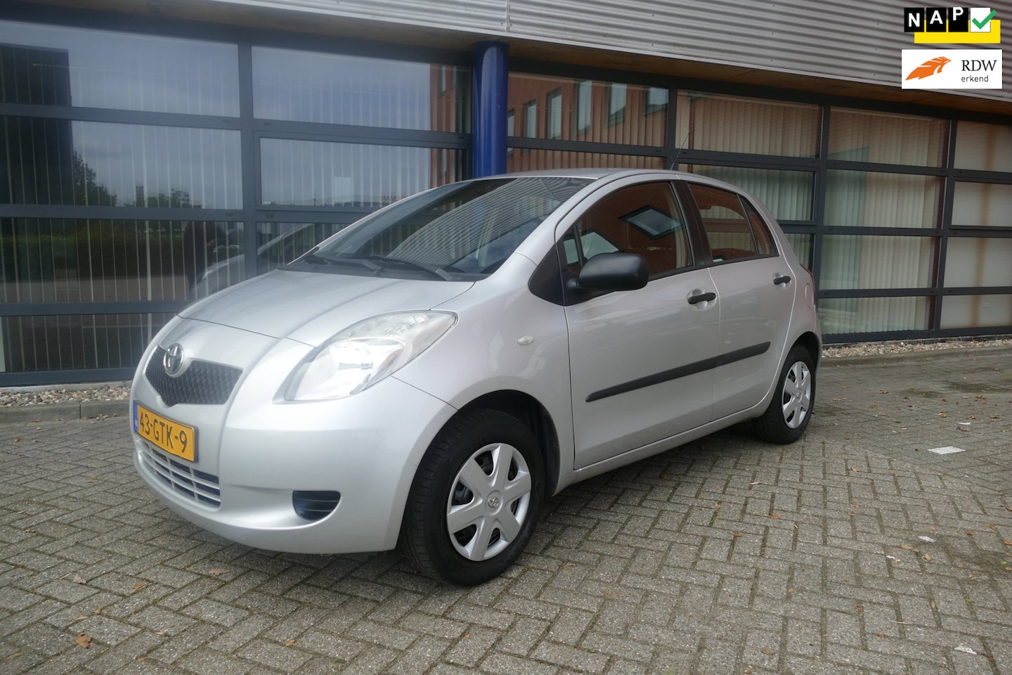 Toyota Yaris - 1.0 VVTi + 5 deurs Airco Apk 9-6-2027 Trekhaak - AutoWereld.nl