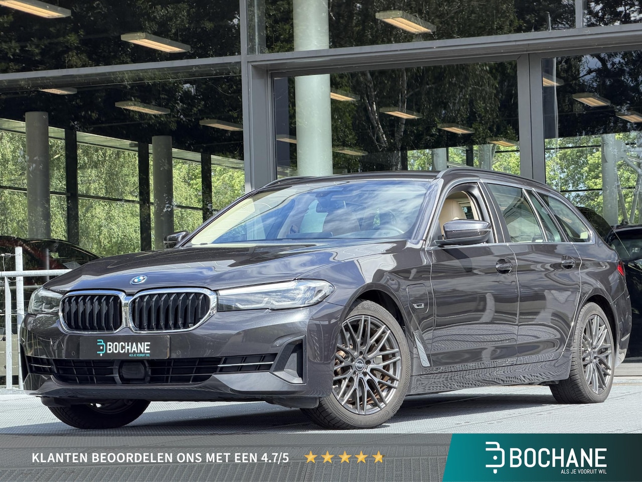 BMW 5-serie Touring - 530e Business Edition Plus 292PK | Cruise Control adaptief | Navigatie | Lederen Bekleding - AutoWereld.nl