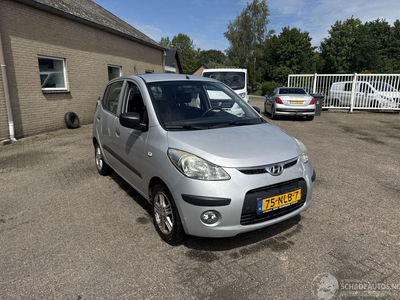 Hyundai i10 - I-10 1.1 Active Orange B. - AutoWereld.nl