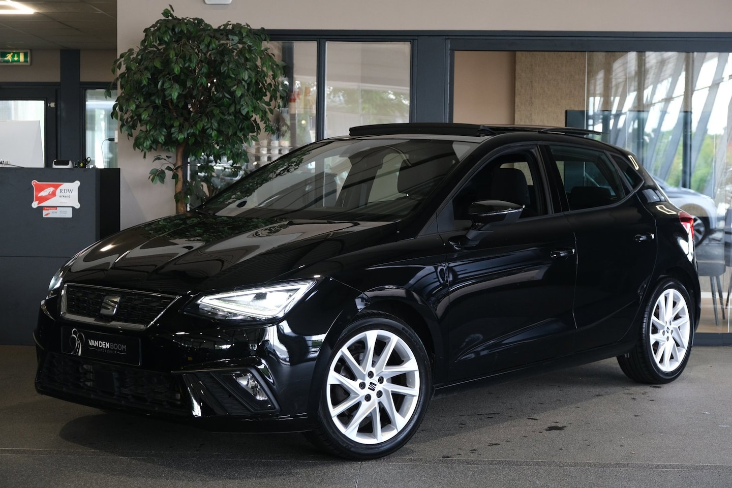 SEAT Ibiza - 1.0 EcoTSI FR 110PK DSG Facelift Pano Led Navi Cam Virtual Cruise - AutoWereld.nl