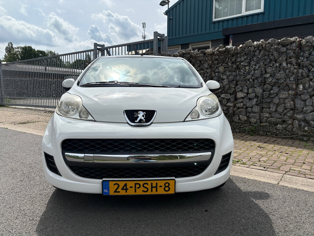 Peugeot 107 - 1.0-12V Millesim 200 1.0-12V Millesim 200 - AutoWereld.nl