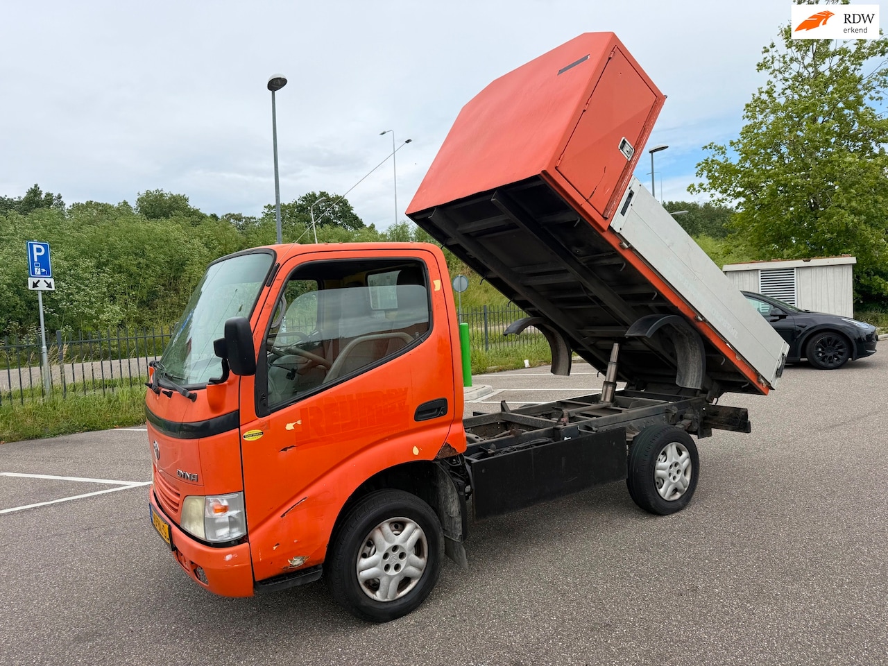 Toyota Dyna - 100 2.5 D4-D 90! KIPPER!RIJDT GOED!SCHAKELT GOED!ACHTERWIELAANDRIVIJING!!TREKHAAK!KM:21400 - AutoWereld.nl