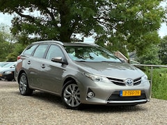 Toyota Auris Touring Sports - 1.8 Hybrid Dynamic | Clima + Cruise + Navi nu € 6.975,