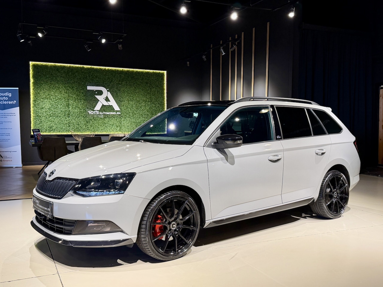 Skoda Fabia Combi - 1.2 TSI DSG Monte-Carlo Nardo|Panodak|Carplay|PDC Uniek! - AutoWereld.nl