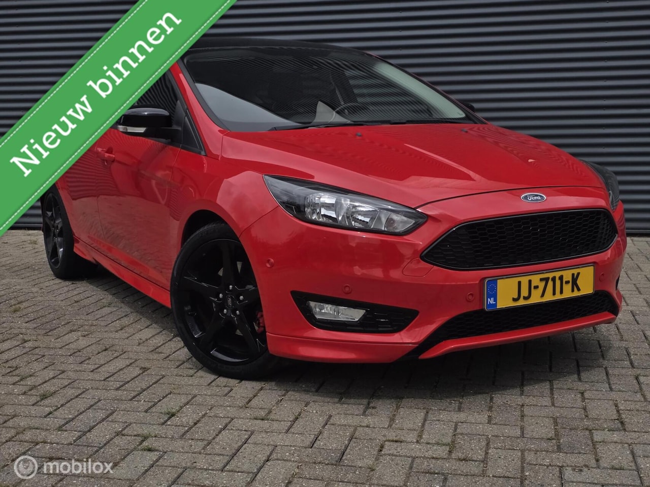 Ford Focus - 1.5 Red Edition ST LINE / PDC / NAP - AutoWereld.nl