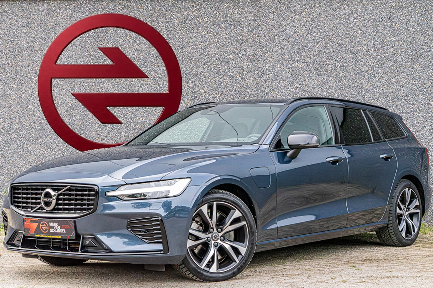 Volvo V60 - T6 AWD Inscription Recharge / Trekhaak / Stoelverwarming / Leder / 18 Inch / - AutoWereld.nl