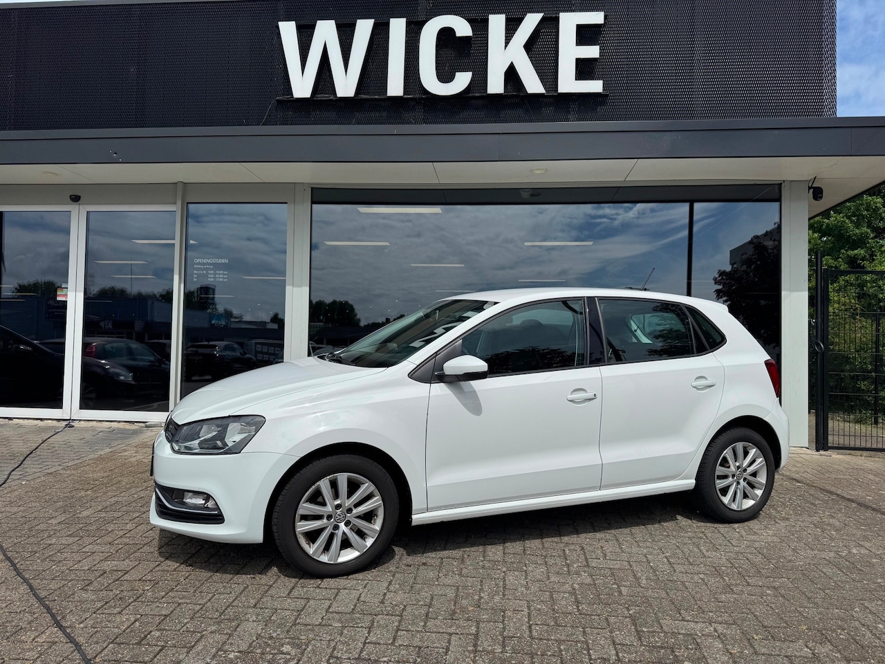 Volkswagen Polo - 1.2 TSI Comfortline navigatie Airco Bluetooth - AutoWereld.nl