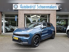 Lynk & Co 01 - 1.5 MY23 6.6Kwh FULL BLACKLINE MET ZWARTE-HEMEL ROLHOES MY23 360-CAMERA PANO/SCHUIF INFINI