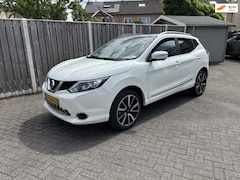 Nissan Qashqai - 1.6 Tekna stoelverw leder trekhaak panorama dak