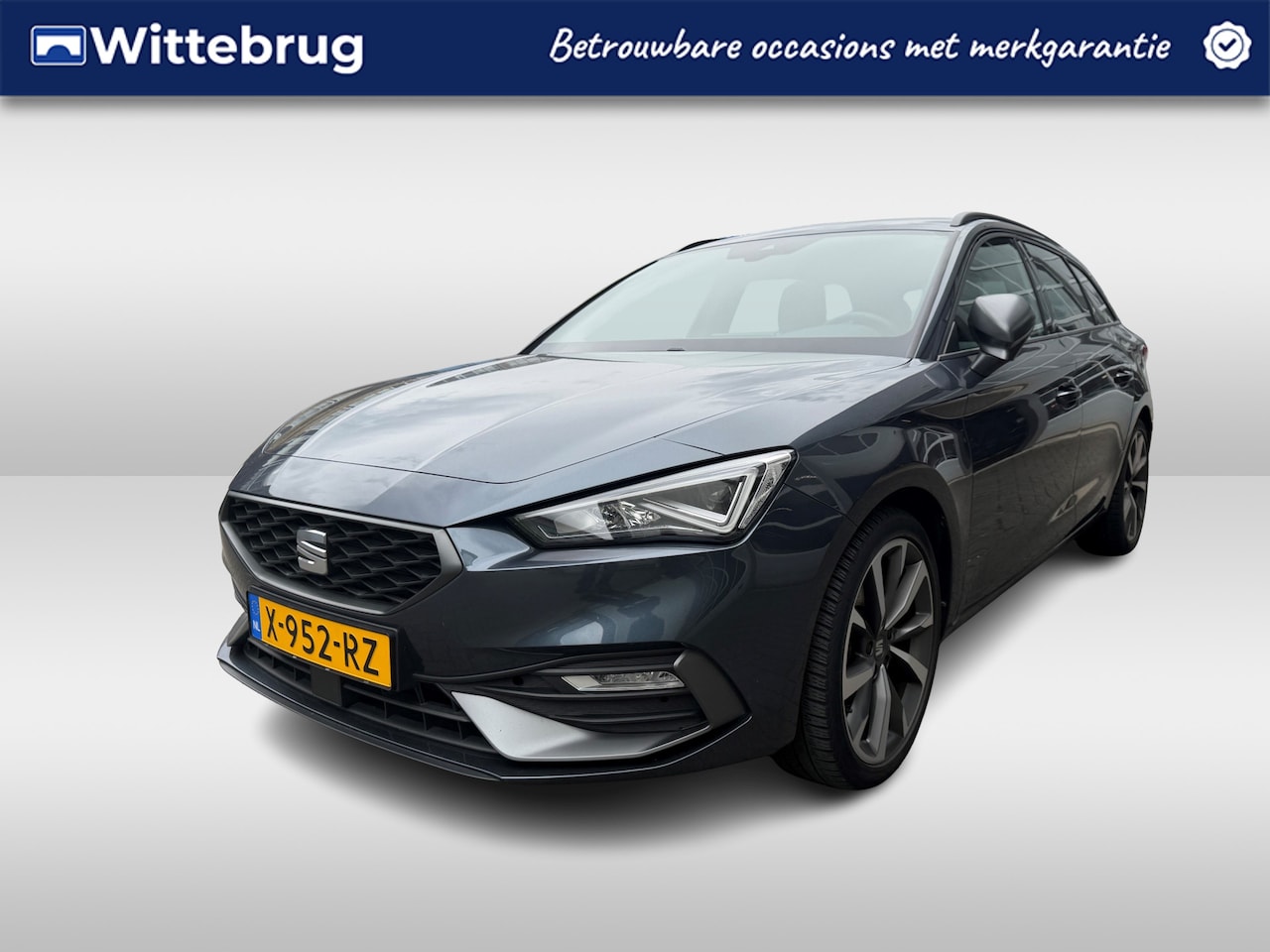 SEAT Leon Sportstourer - 1.5 eTSI 150pk FR Business Tech DSG Automaat Winter+ Tech pakket / Navigatie / Clima / Car - AutoWereld.nl