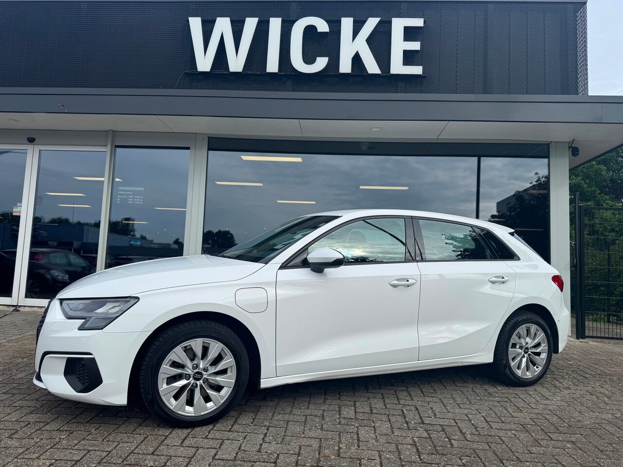 Audi A3 Sportback - 40 TFSI e Edition Automaat Led - AutoWereld.nl