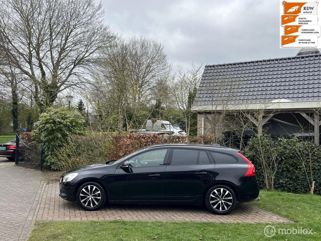 Volvo V60 - 1.6 T3 R-Design 1.6 T3 R-Design - AutoWereld.nl