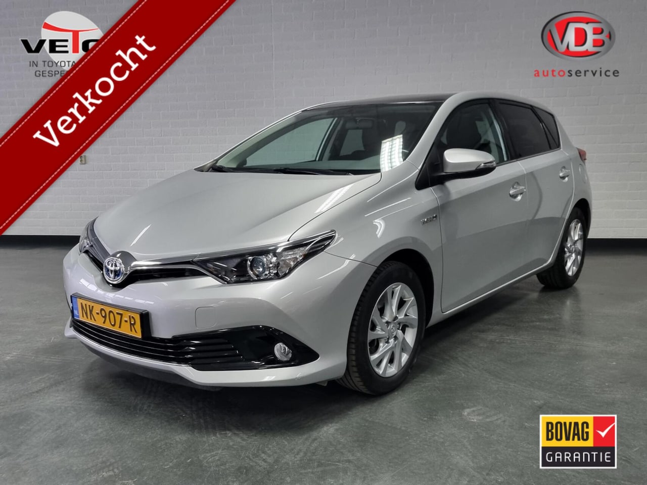 Toyota Auris - 1.8 Hybrid Trend / Pano / Navi - AutoWereld.nl