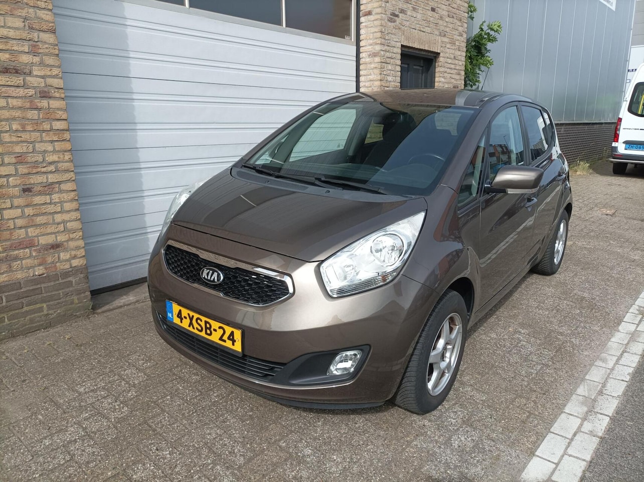 Kia Venga - 1.4 CVVT Executive Clima/Navi NL Auto NAP - AutoWereld.nl