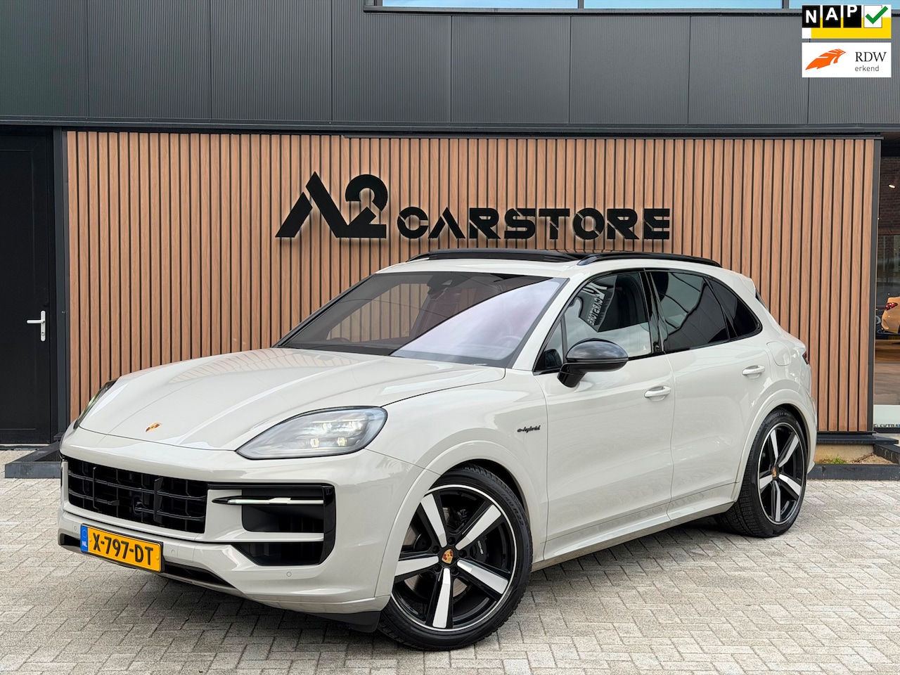 Porsche Cayenne - 3.0 E-Hybrid NEW MODEL 4 WIEL-STURING PANO BTW PPF BOSÉ - AutoWereld.nl