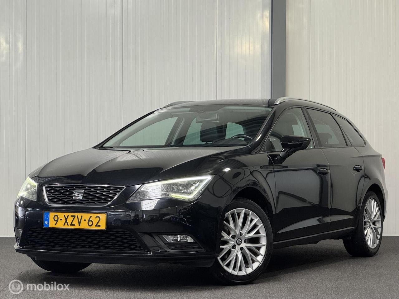 SEAT Leon ST - 1.2 TSI Style [ NAP trekhaak leder/alcantara ] - AutoWereld.nl
