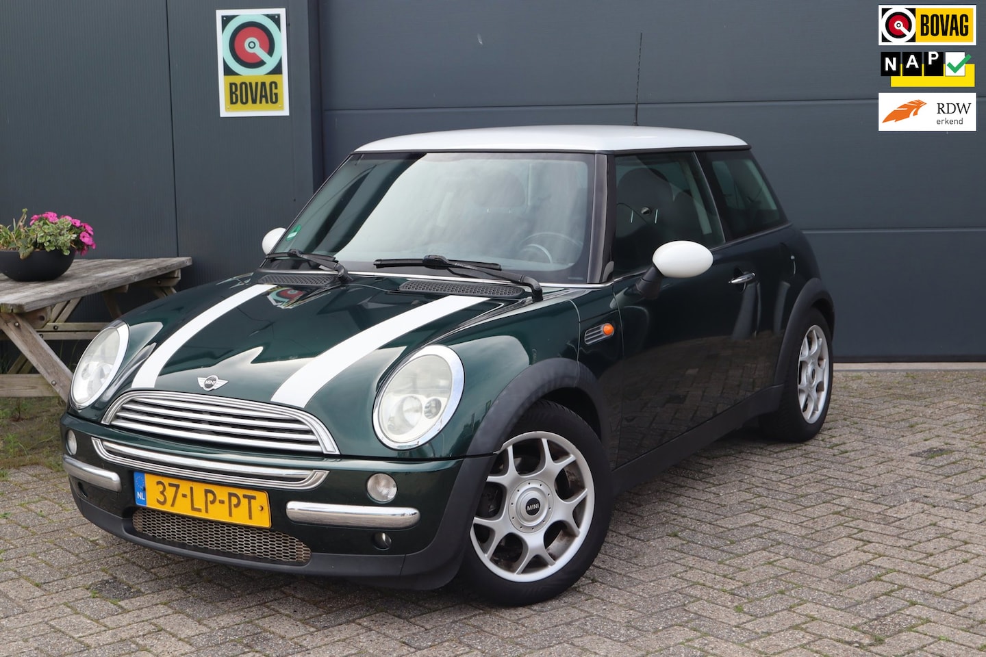 MINI 3-Deurs - 1.6 Cooper Pepper - AutoWereld.nl